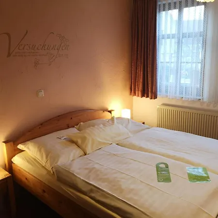 Goldflair Am Rathaus Hotel