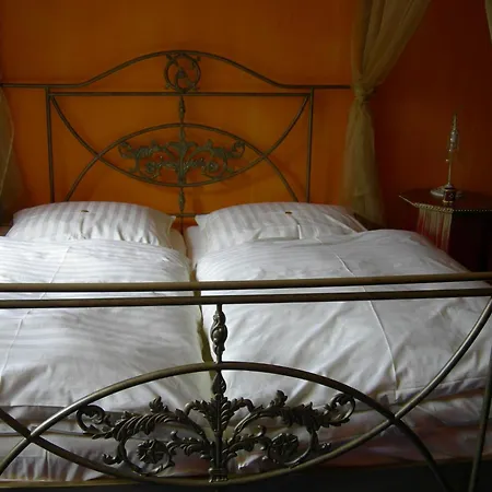 Hotell Goldflair Am Rathaus