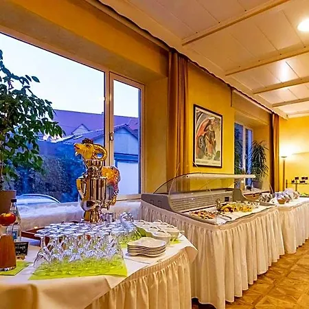 Goldflair Am Rathaus Korbach