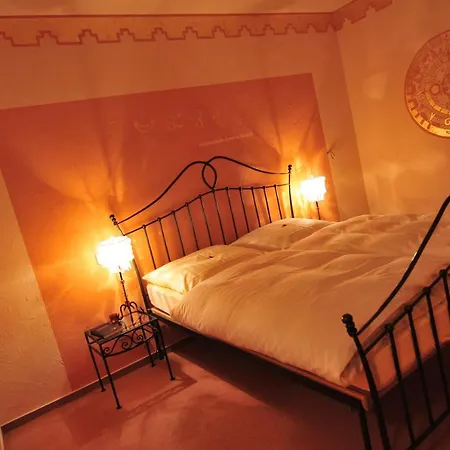 Goldflair Am Rathaus