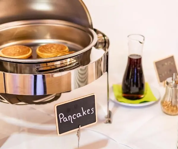 Goldflair Am Rathaus Hotel