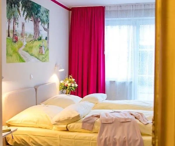 Hotel Goldflair Am Rathaus 3*